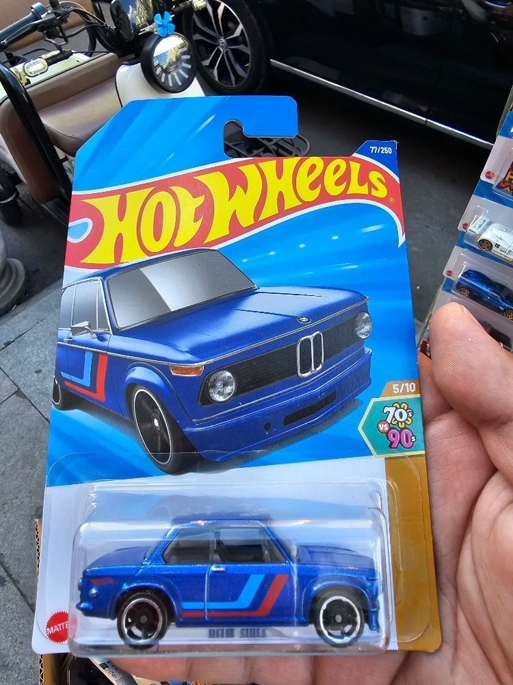 New Hot Wheels 2025 N Case, Po - Hot Wheels Car Mainline ulasan dan harga